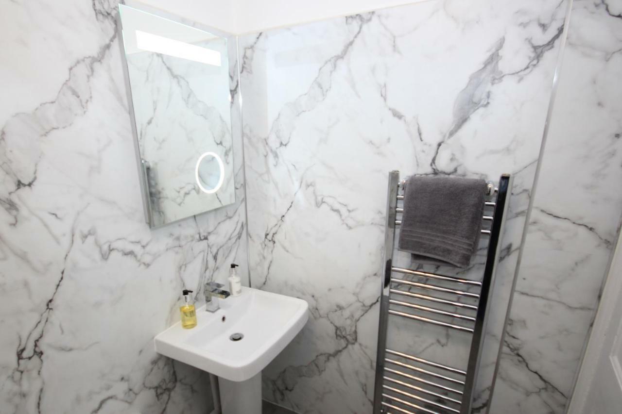 Abbey View Apartment Бат Екстериор снимка